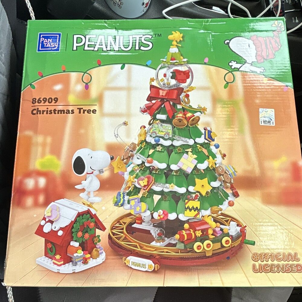 Snoopy the Christmas Tree Pantasy Peanuts Figure Building Set (86909)-BRAND NEW